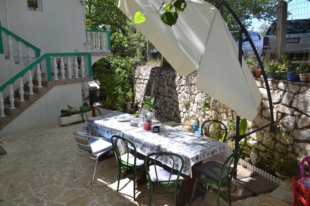 Apartmani Jenny I Tania Лопар Экстерьер фото