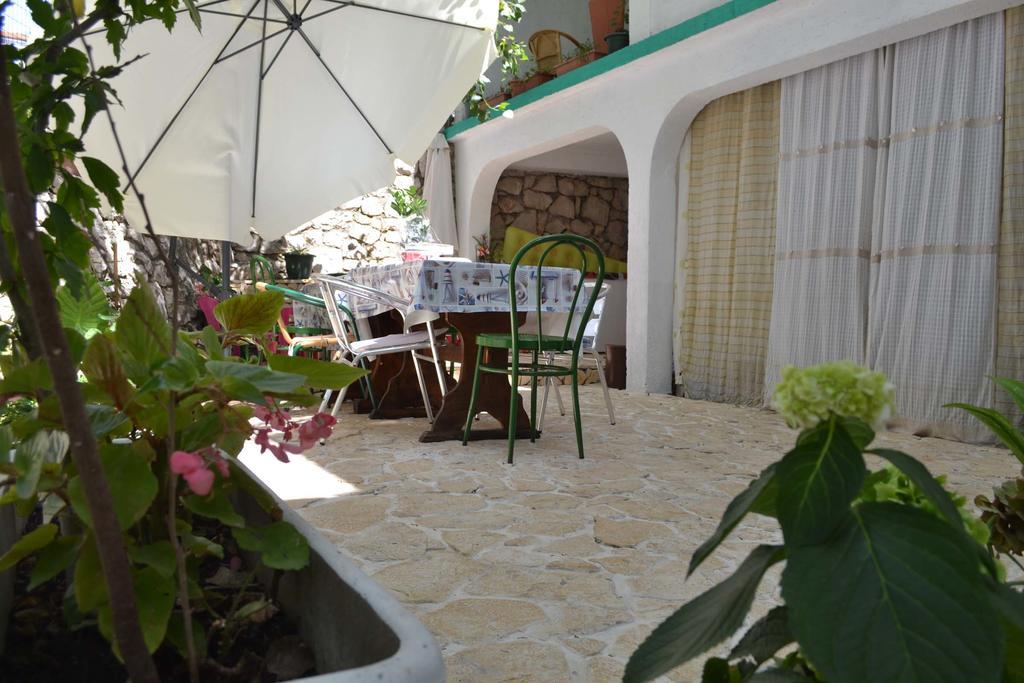 Apartmani Jenny I Tania Лопар Экстерьер фото