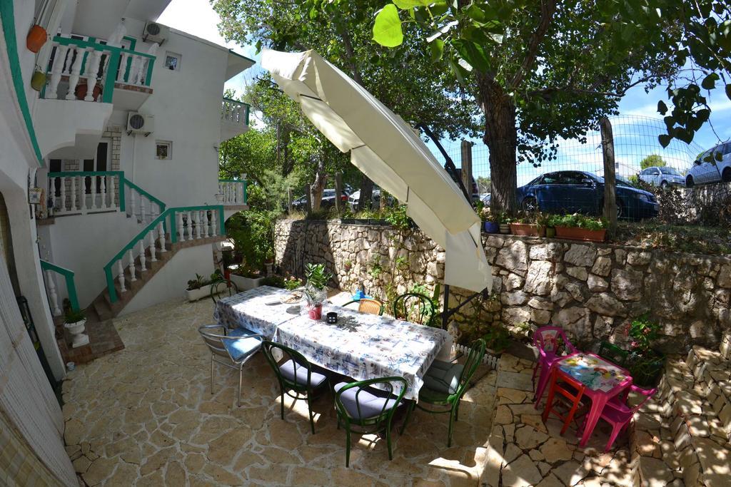 Apartmani Jenny I Tania Лопар Экстерьер фото