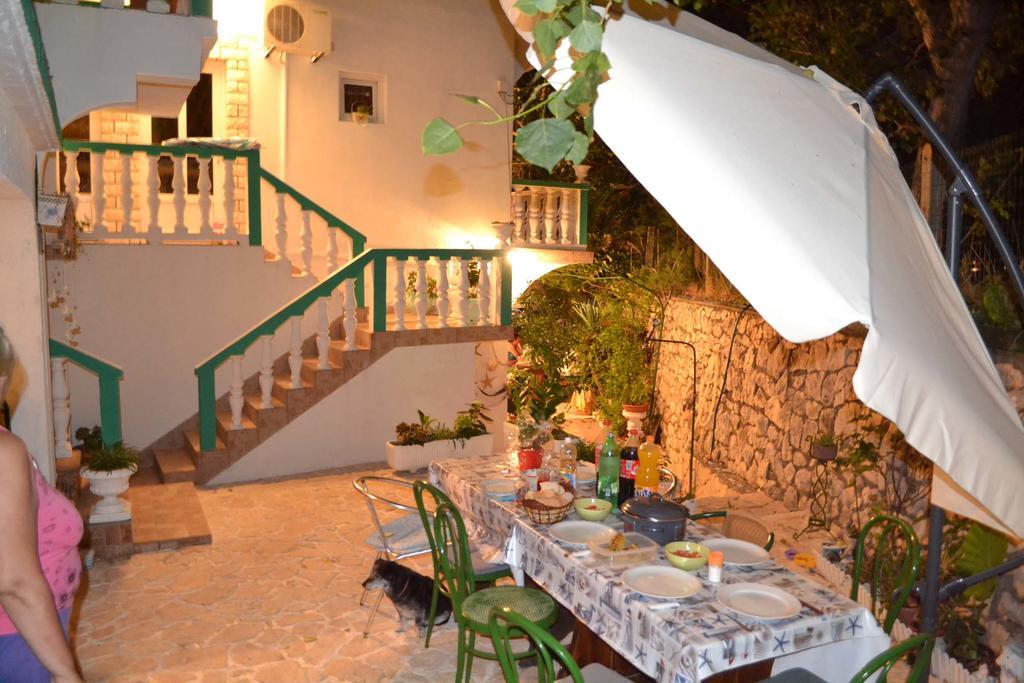 Apartmani Jenny I Tania Лопар Экстерьер фото