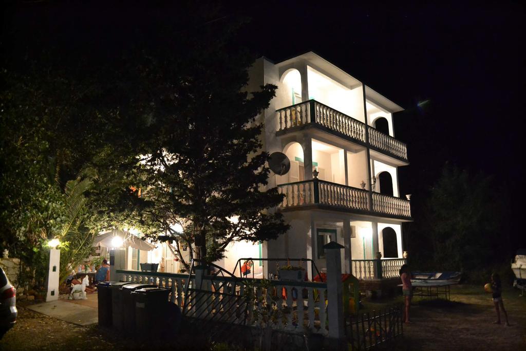 Apartmani Jenny I Tania Лопар Экстерьер фото