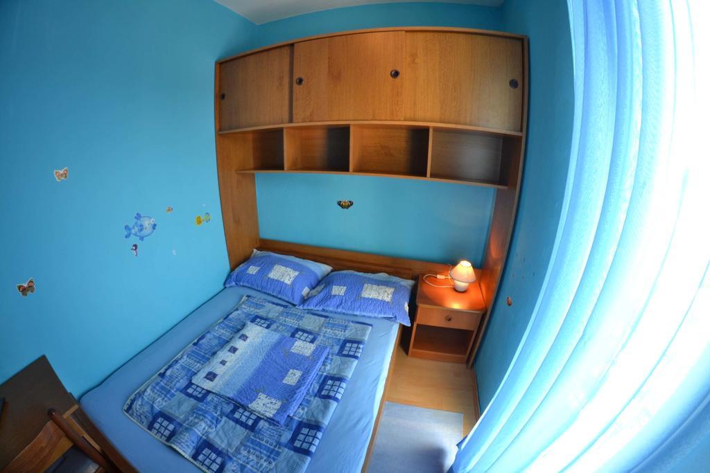 Apartmani Jenny I Tania Лопар Экстерьер фото