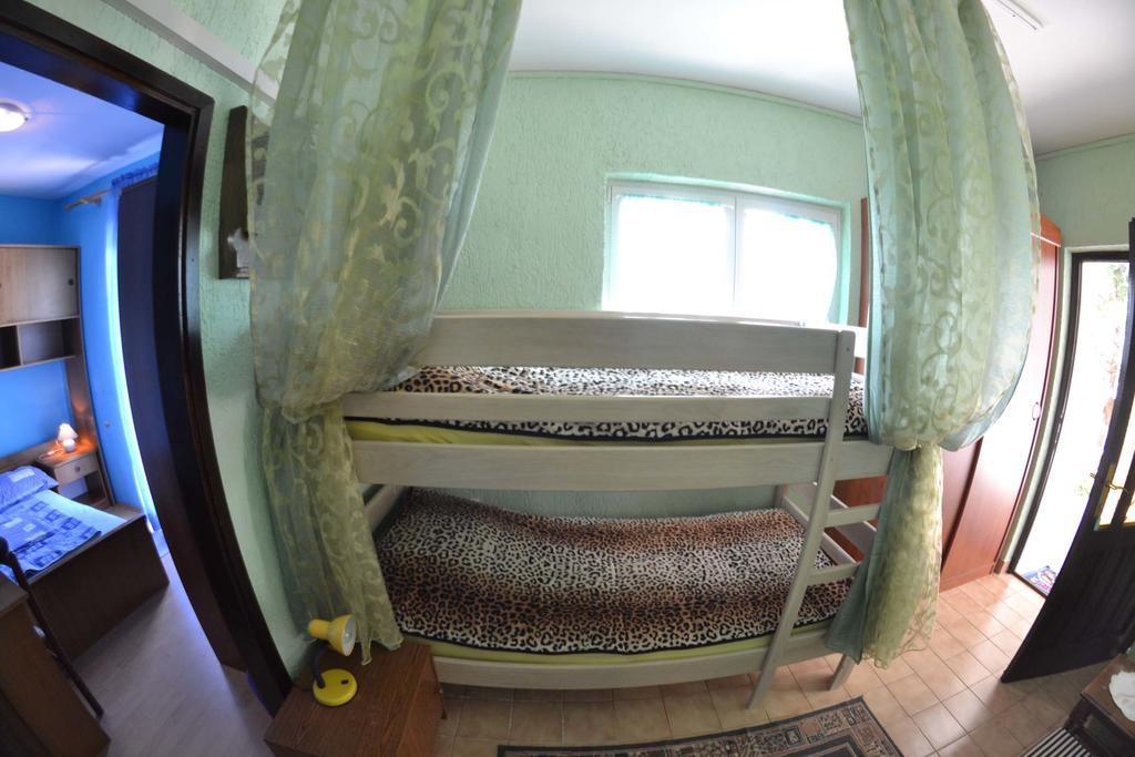 Apartmani Jenny I Tania Лопар Экстерьер фото