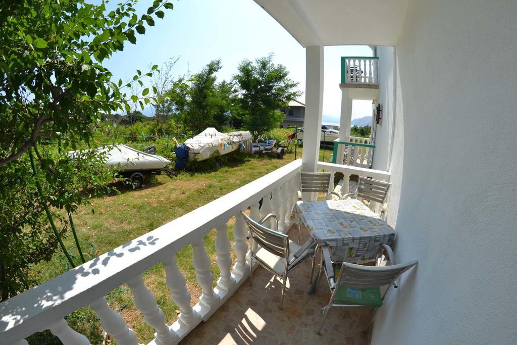 Apartmani Jenny I Tania Лопар Экстерьер фото