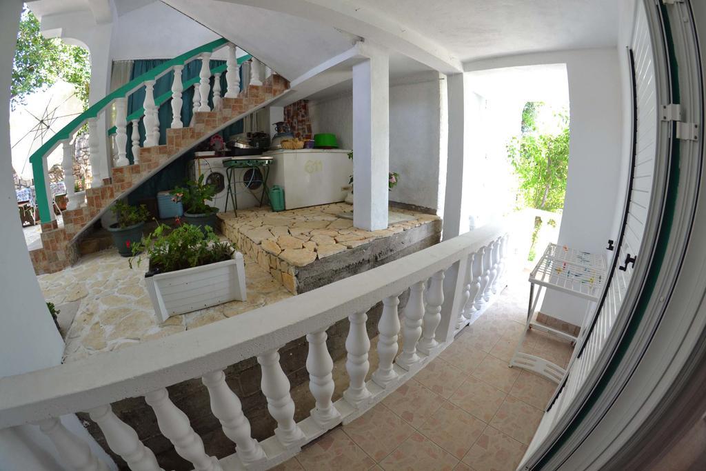 Apartmani Jenny I Tania Лопар Экстерьер фото