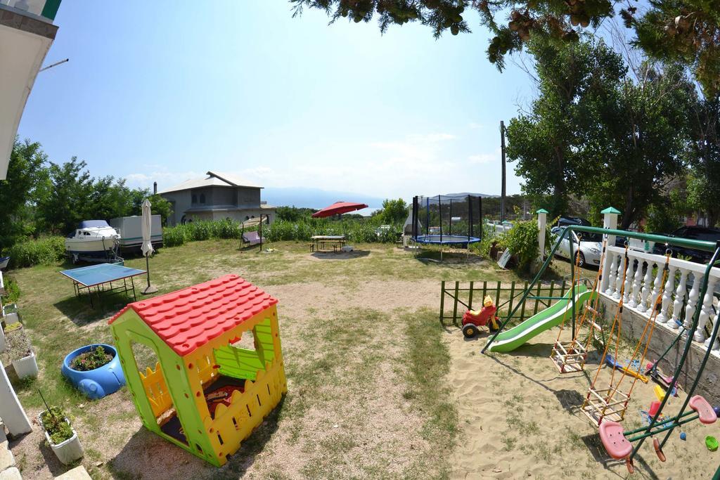 Apartmani Jenny I Tania Лопар Экстерьер фото