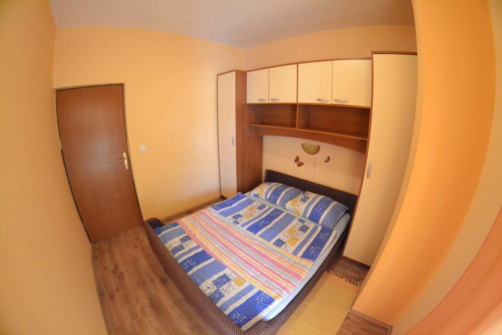 Apartmani Jenny I Tania Лопар Экстерьер фото