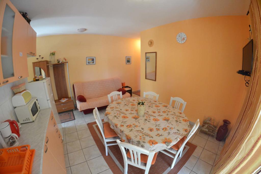 Apartmani Jenny I Tania Лопар Экстерьер фото