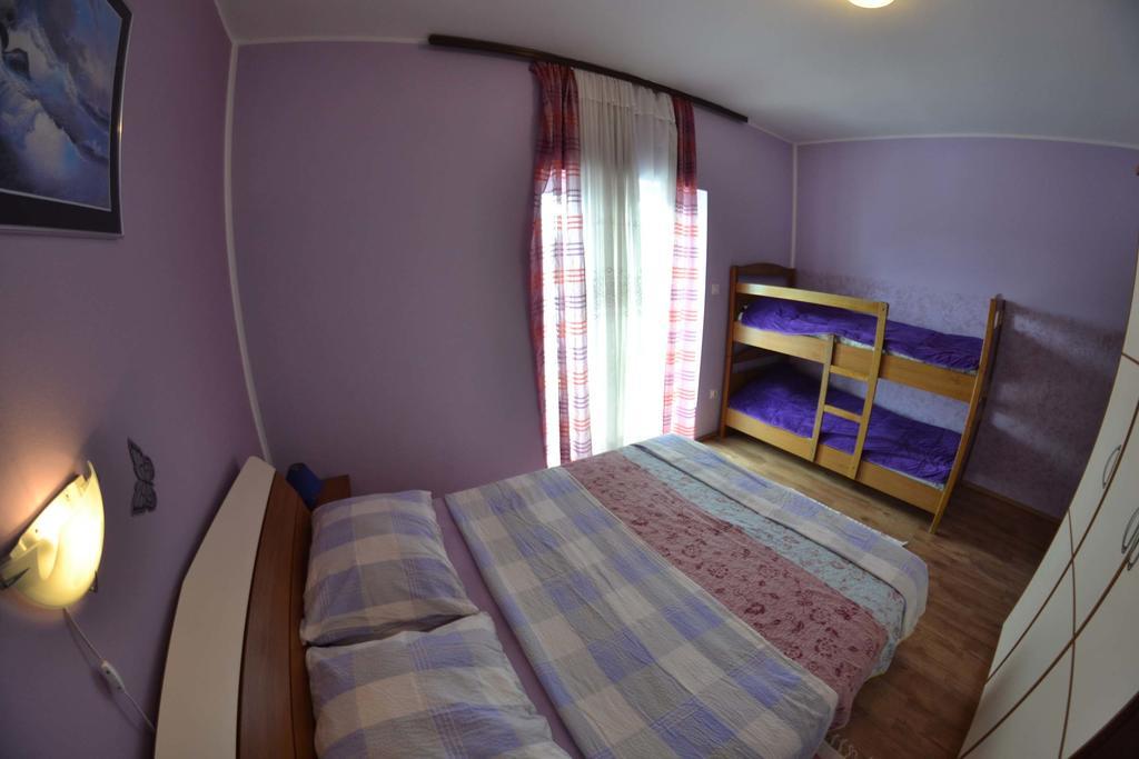 Apartmani Jenny I Tania Лопар Экстерьер фото