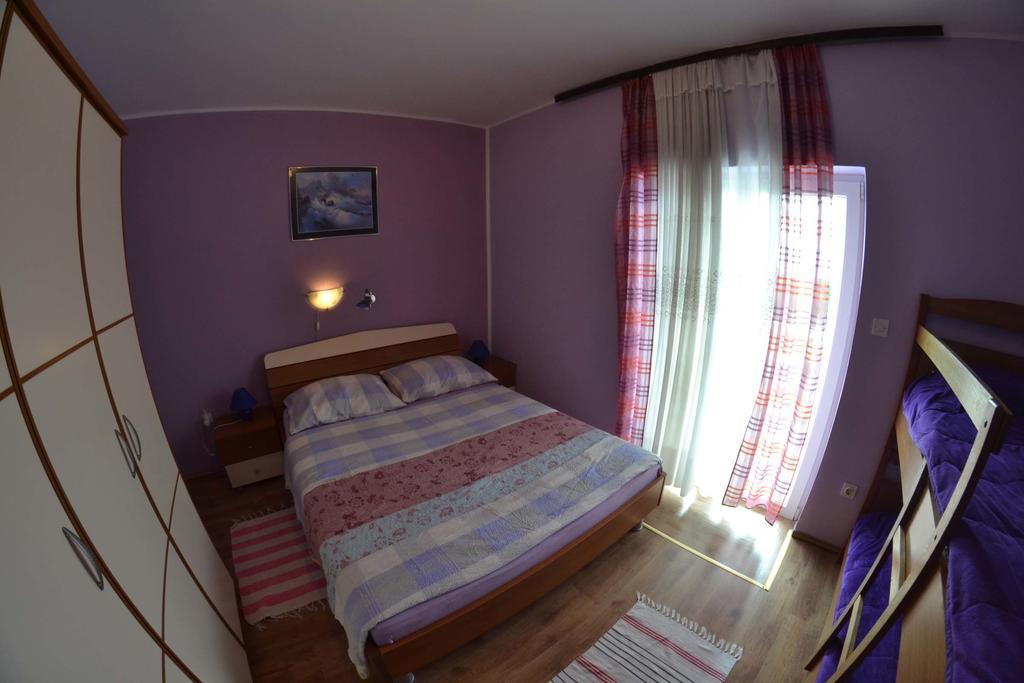 Apartmani Jenny I Tania Лопар Экстерьер фото