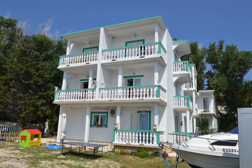 Apartmani Jenny I Tania Лопар Экстерьер фото