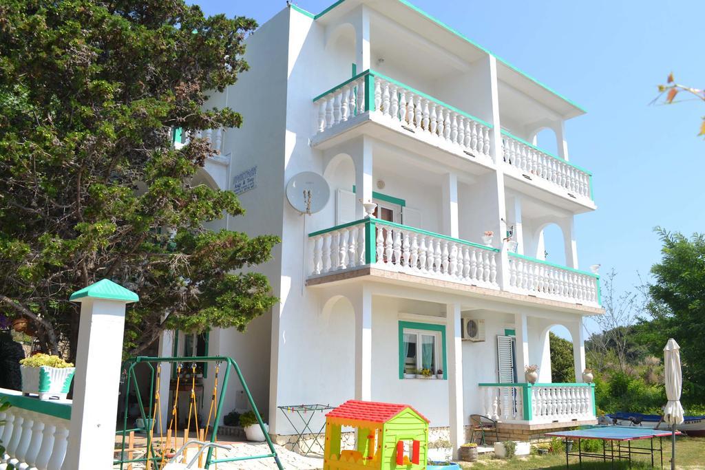 Apartmani Jenny I Tania Лопар Экстерьер фото